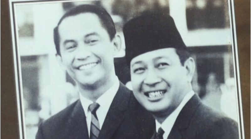 Ironi Sejarah: Ali Sadikin Disandingkan dengan Soeharto