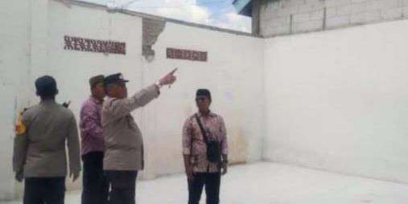 Bangunan Asrama Putri Ponpes di Situbondo Ambruk