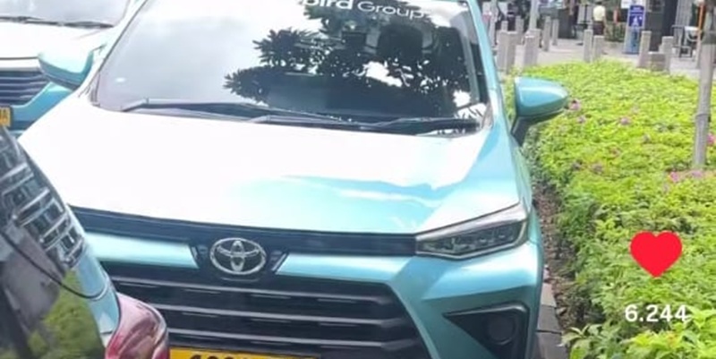 Ulah Sembrono Sopir Taksi Blue Bird Tuai Kecaman Warganet
