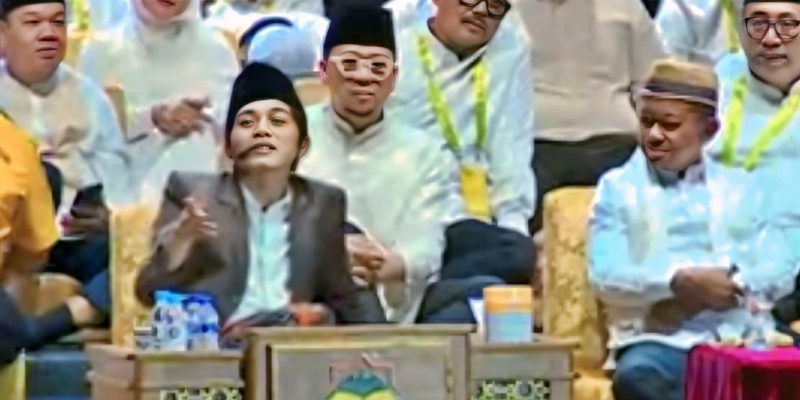 Gus Iqdam Kagum Satkar Ulama Golkar Gelar Maulid Akbar