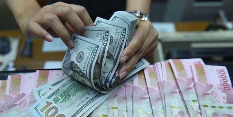 IHSG Awal Pekan Menguat, Rupiah Tertekan ke Rp16.605 per Dolar