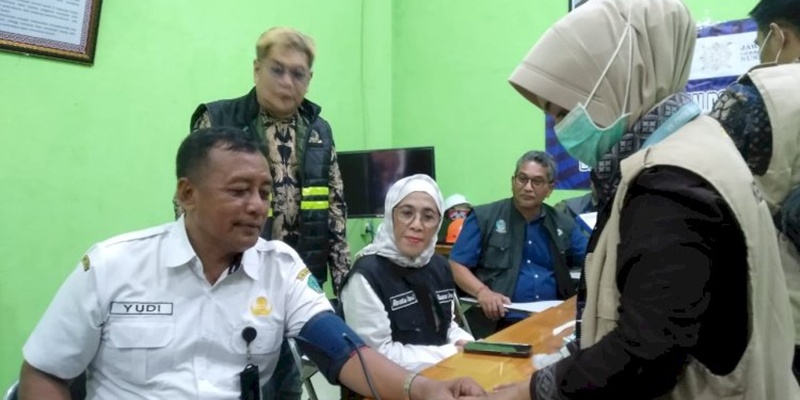 Relawan Tim Dapur Musibah Ponpes Al Khoziny Mulai Kelelahan
