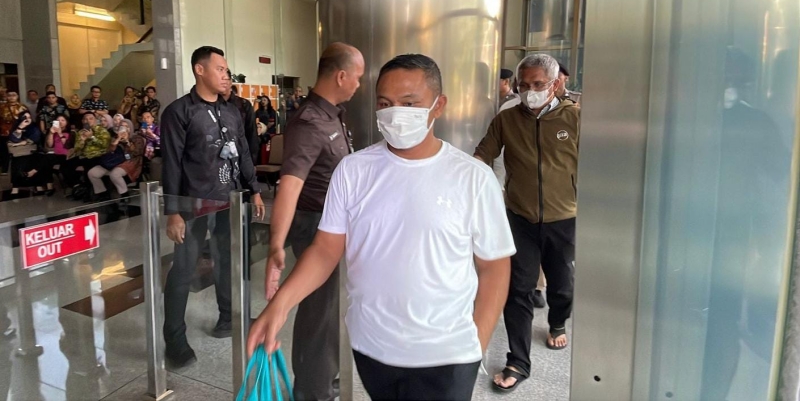 KPK Amankan Uang Rp1,6 Miliar saat OTT Gubernur Riau