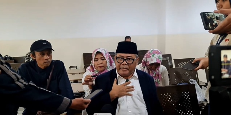 Tuntutan Subhan Palal Simpel: Gibran Minta Maaf dan Mundur