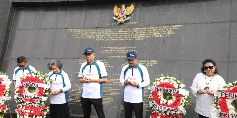 Gus Ipul Bareng Siswa Sekolah Rakyat Wisata ke Monumen Palagan Lengkong