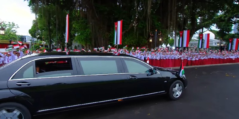 Presiden Prabowo dan Raja Yordania Satu Mobil Menuju Istana