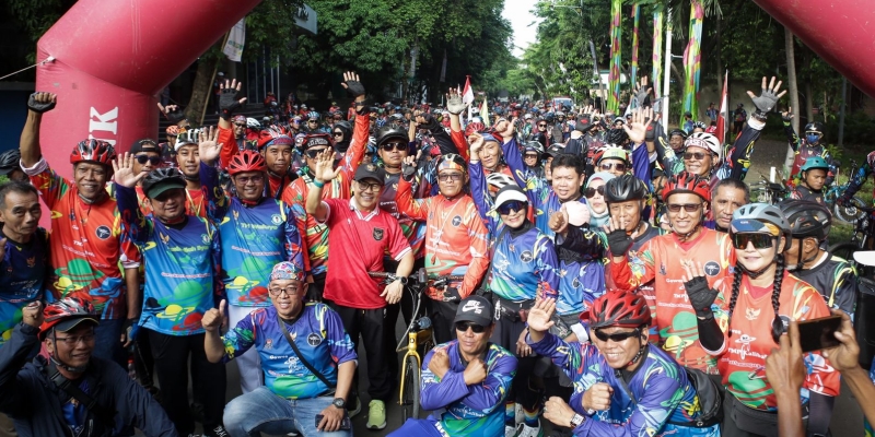 Cak Imin Lepas 'Gowes Gembira' Jakut-Kalibata Bareng Kader dan Komunitas