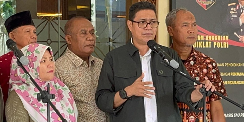 Faizal Assegaf Minta Polri Tempuh Mediasi di Kasus Roy Suryo Cs