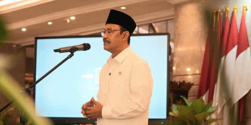 Mensos Pecat 49 Pendamping Program Keluarga Harapan