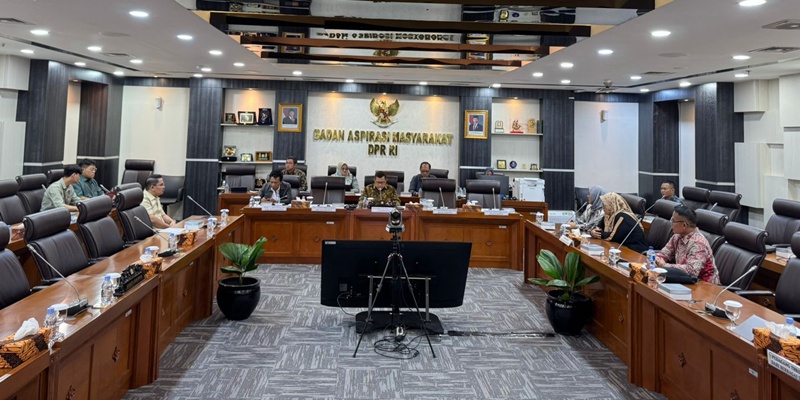 BAM DPR soal Thrifting: Jangan Ditindak Dulu, Rakyat Butuh Makan<i>!</i>