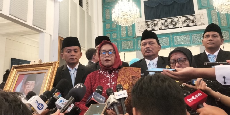 Tangis Haru Kakak Marsinah Kenang Perjuangan Sang Adik Jadi Pahlawan