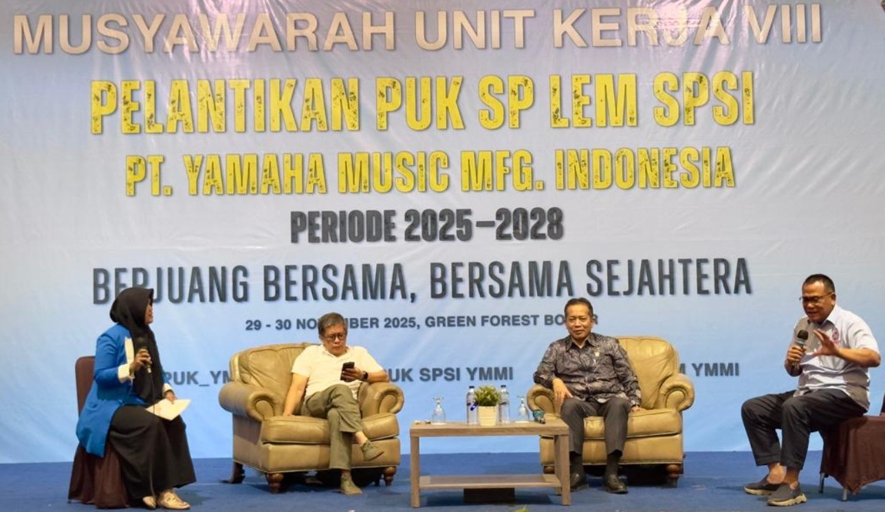 Rocky Gerung-Ferry Juliantono Soroti Koperasi dan Ekonomi Kerakyatan di Acara Buruh Yamaha