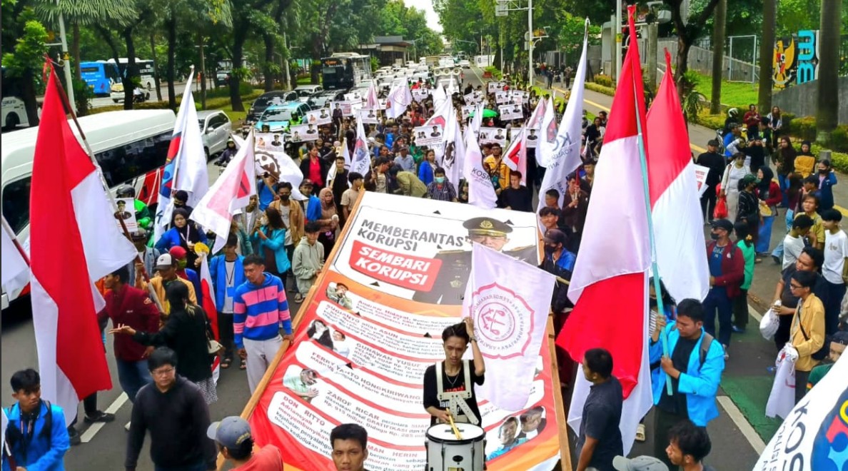 Memberantas Korupsi Sembari Korupsi