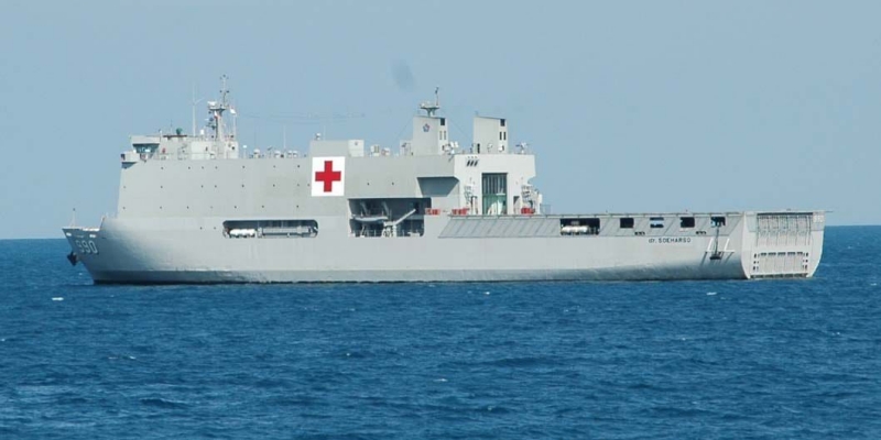 TNI Angkatan Laut mengerahkan 6 Kapal Perang Republik Indonesia (KRI) dan 4 helikopter untuk membantu penanggulangan bencana banjir, longsor, dan angin kencang di Sumatera Barat (Sumbar) dan Sumatera Utara (Sumut).Salah satu yang dikirim adalah kapal bantu rumah sakit, KRI Soeharso-990 (Dokumen Dispenal)