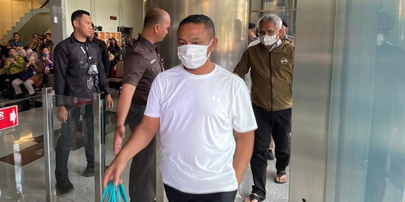 Sempat Lolos OTT, Tenaga Ahli Gubernur Riau Serahkan Diri ke KPK