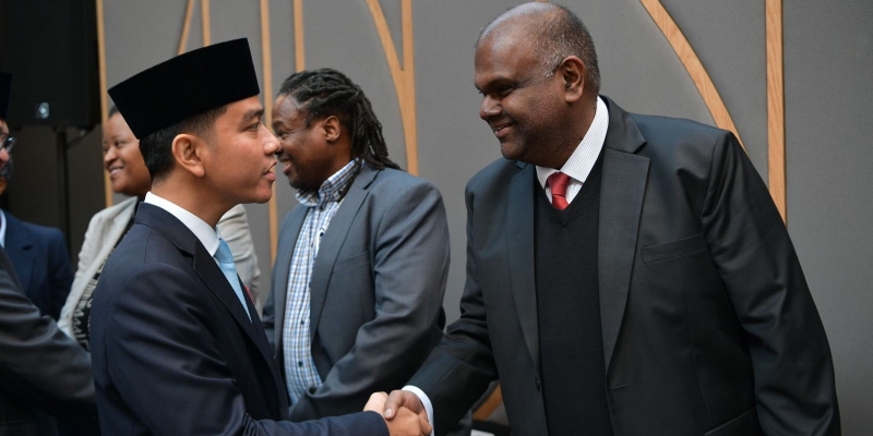 Bahasa Inggris Gibran Lebih Lumayan dari Jokowi