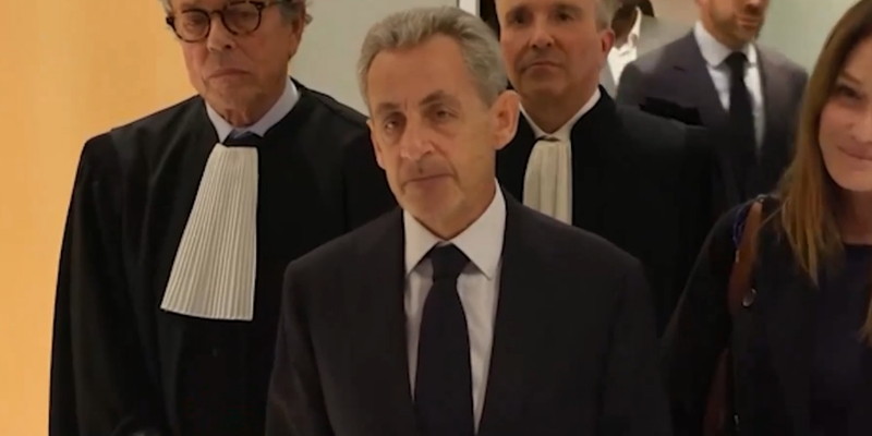 Sarkozy Dibebaskan dari Penjara Sambil Menunggu Banding