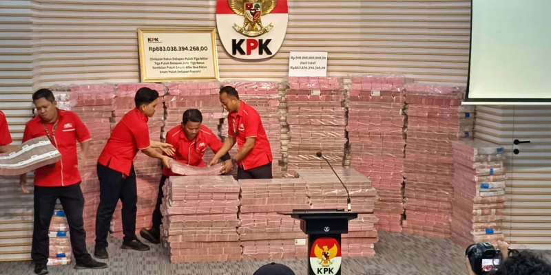KPK Pamer Duit Cash Rp300 Miliar Sebelum Diserahkan ke Taspen