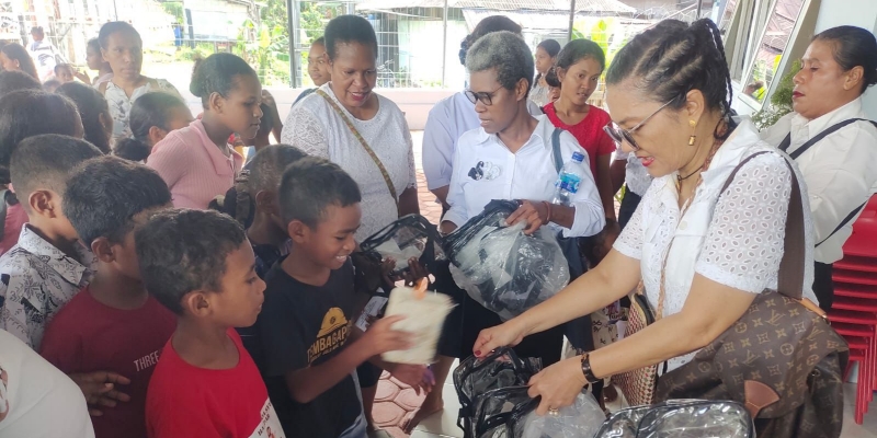 Majukan Pulau Doom Lewat Pendidikan dan Pemberdayaan Perempuan