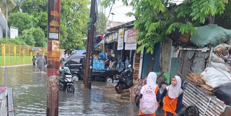 Banjir Pulangkan Ratusan Siswa SD di Sukabumi Utara