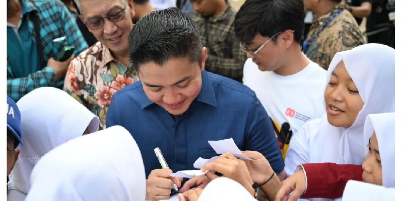 Pengamat: Seskab Teddy Perkuat Praktik Empathetic Governance