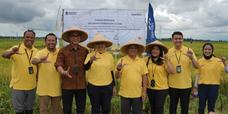 Bank Mandiri Bantu Petani Kebumen Hindari Gagal Panen