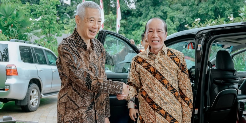 Warganet Soroti Rambut Jokowi Makin Tipis saat Bertemu Lee Hsien Loong