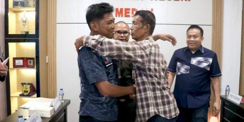 Kasus Lurah di Medan Didorong Warga sampai Tercebur Parit Disetop