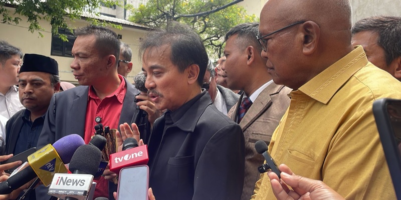Roy Suryo Dkk Disebut Pahlawan Revolusi