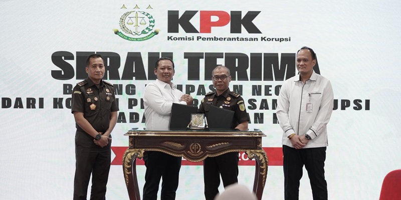 KPK Serahkan Aset Rampasan Rafael Alun Senilai Rp19,7 Miliar ke Kejagung