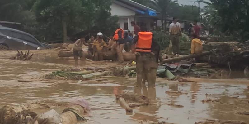Evakuasi Banjir Tapsel