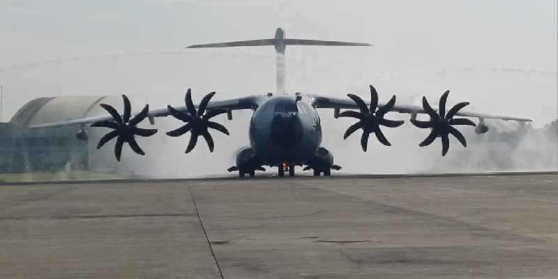 Water Salute Meriahkan Pendaratan Airbus A400M di Lanud Halim