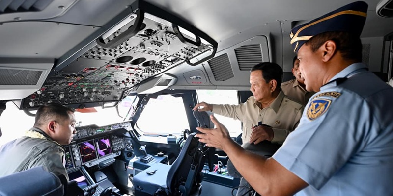 Prabowo di Cockpit Airbus A-400M