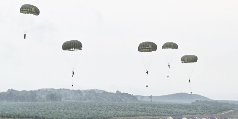 Prajurit TNI Terjun Taktis
