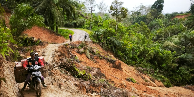 Pertamina Peduli Salurkan Bantuan di Desa Putus Akses di Aceh Tamiang
