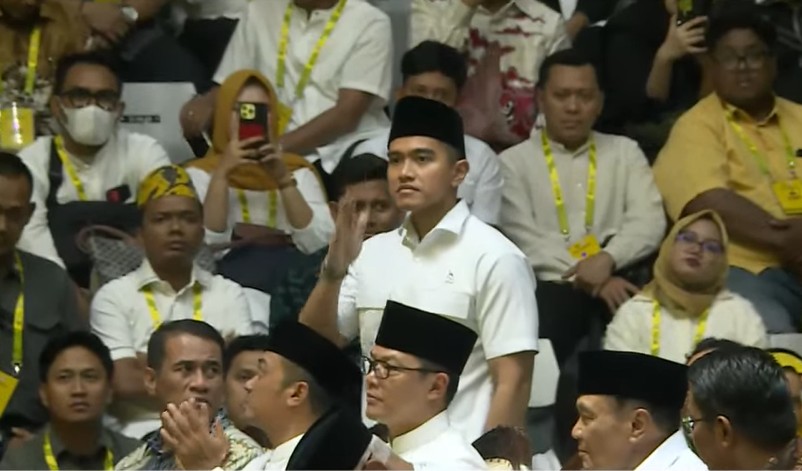 Gibran Kalah Sorak dari Kaesang, Prabowo: Badannya Lebih Besar, Lebih Ganteng