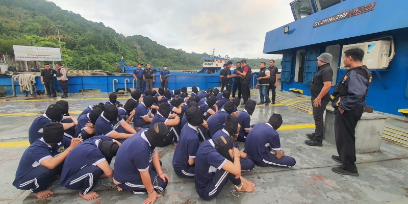 Lapas Nusakambangan Terima 21 Warga Binaan High Risk dari Cirebon