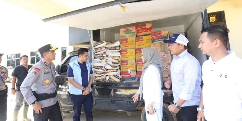 Kapolda Aceh Terjang Jalan Terjal Beri Bantuan Warga Langsa