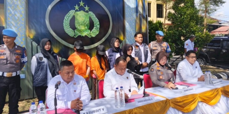 Dua Wanita Diringkus Buntut Promosikan Judi Online