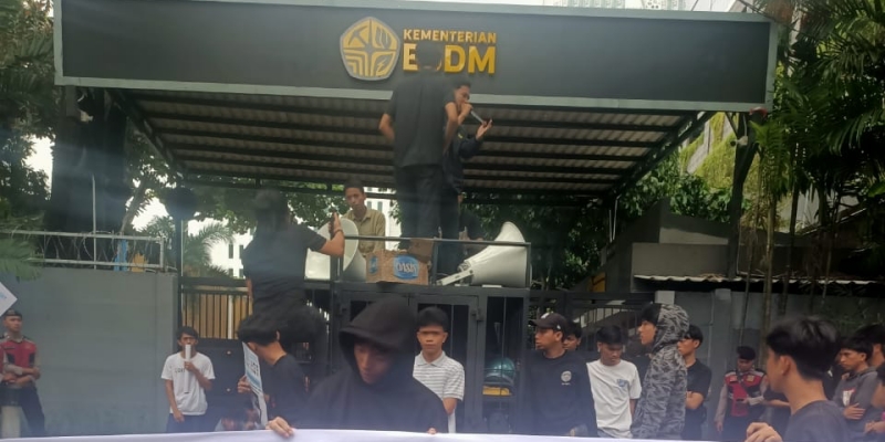 Kantor Menteri Bahlil Didemo: Pengerukan Mineral Abaikan Kemajuan Ekonomi Rakyat