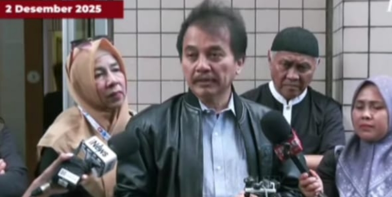 Rektor UGM Bohong soal IPK Jokowi 2,5 Lebih Sedikit