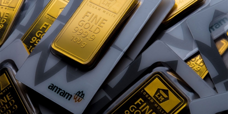 Update Harga Emas Antam Akhir Pekan, Satu Gram Rp2,4 Juta