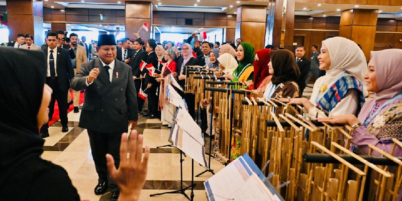 Penampilan Angklung Warnai Penyambutan Presiden Prabowo di Pakistan