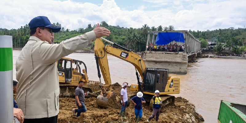 Tinjau Jembatan Bailey di Bireuen, Prabowo Janji Kebut Perbaikan