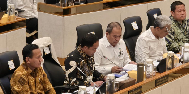 Menhut Sebut Banjir Sumatera Akibat Kombinasi Beberapa Faktor