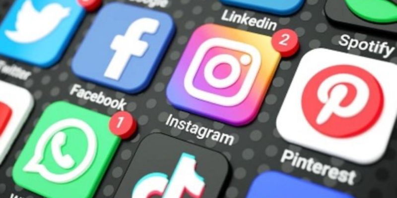 Mengapa Media Sosial Membungkam Suara Minoritas dalam Diskursus Politik Digital?