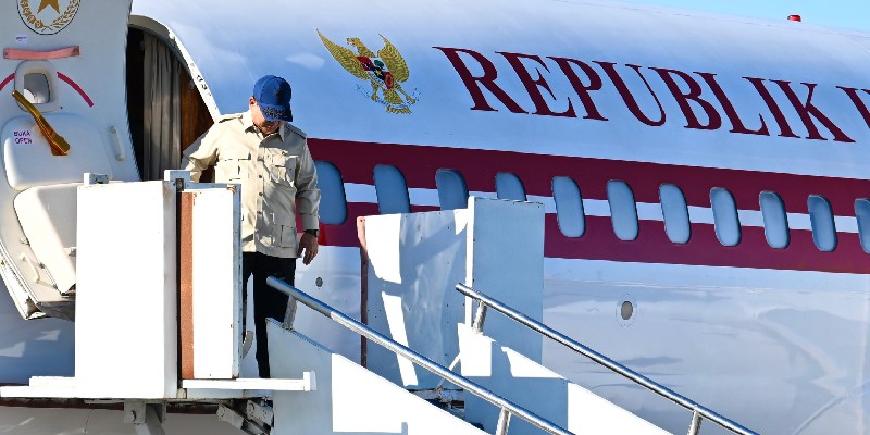 Prabowo Mendarat di Tapteng, Cek Langsung Distribusi Bantuan Korban Banjir