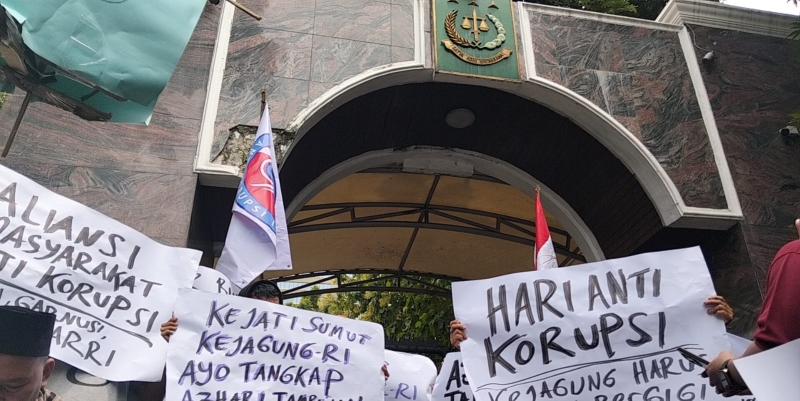 Peringati Hakordia, Aliansi Masyarakat Anti Korupsi Demo di Kejagung