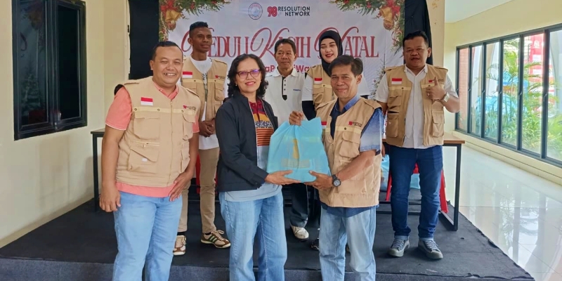 Aktivis 98 Bagikan Paket Bantuan Tali Kasih Natal untuk Masyarakat