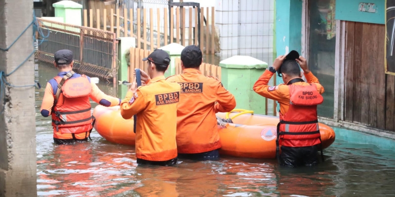 Sejumlah Wilayah di Bandung Terendam Banjir, Akses Utama Lumpuh